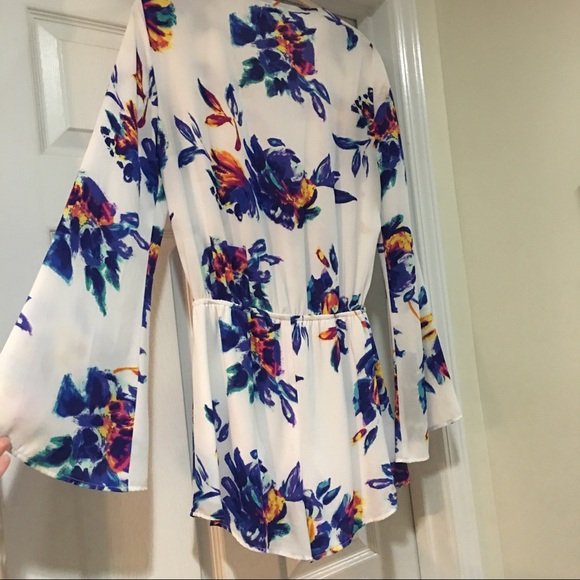 Show Me Your Mumu Red Rocks Floral Romper in Petal Pink Bell Sleeve Medium - Picture 9 of 11